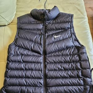 Nike puffer jacket L